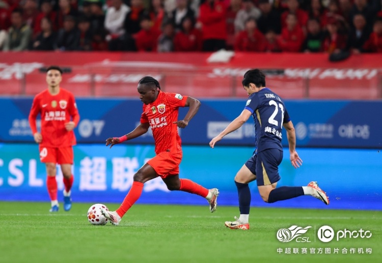 海港主場(chǎng)4-0完勝三鎮(zhèn)，安佩姆首球+劉祝潤(rùn)傳射