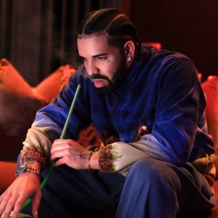 Drake新歌炮轟詹姆斯：靠換隊(duì)成就生涯，稱自己才是真男人