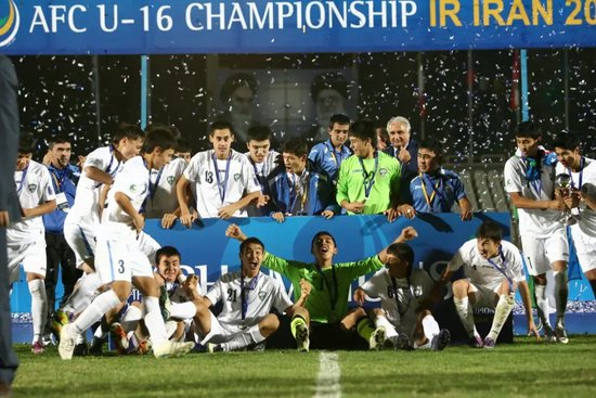 9人作戰(zhàn)2-0勝沙特，烏茲別克U17亞洲杯奪冠，三年三線突破青訓(xùn)成果