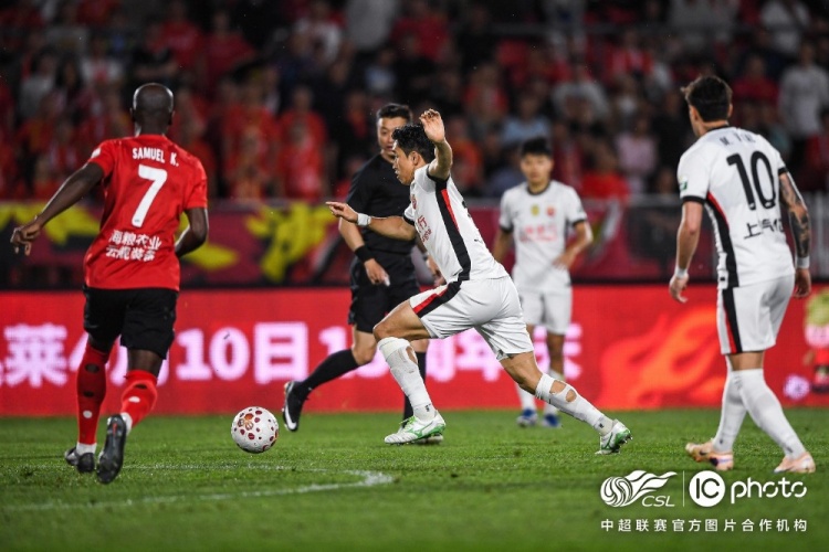 姆本扎+熱菲尼奧三分鐘兩球逆轉(zhuǎn)，海港客場(chǎng)2-3遭鐵人楠波灣絕殺